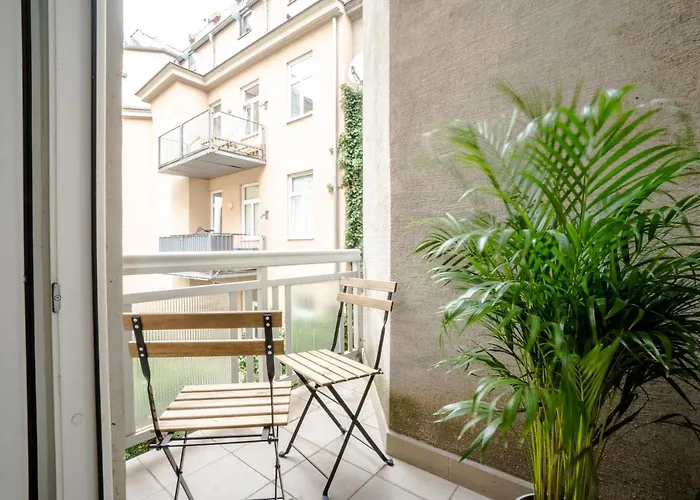 Modern And Lovely Next To Subway Station Apartment *
