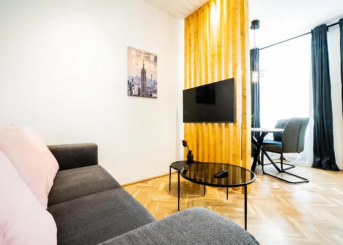 Modern And Lovely Next To Subway Station Wien