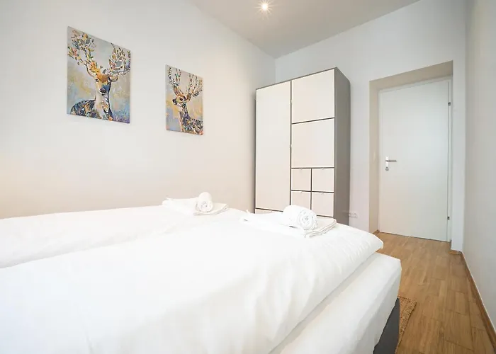 Apartment Modern And Lovely Next To Subway Station *