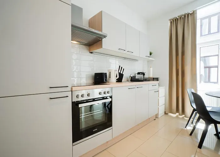 Modern And Lovely Next To Subway Station Apartment Wien