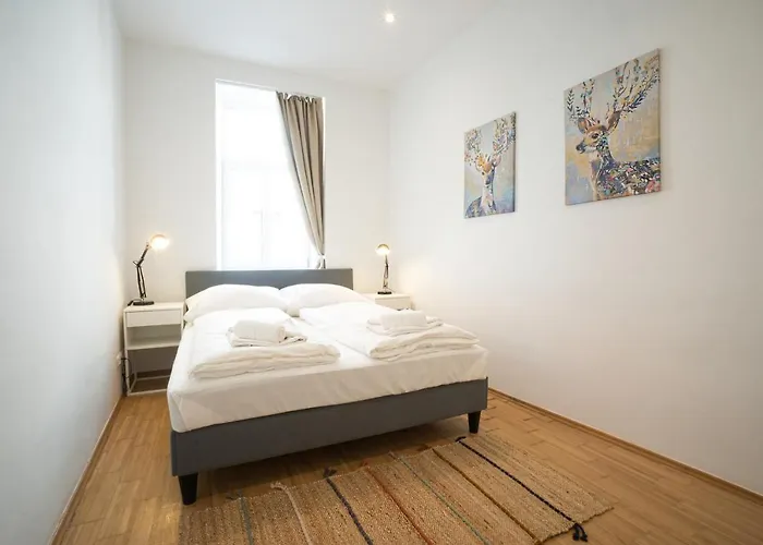 Apartment Modern And Lovely Next To Subway Station *