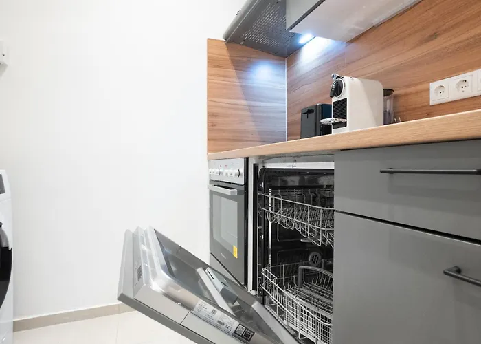 Apartment Modern And Lovely Next To Subway Station Wien