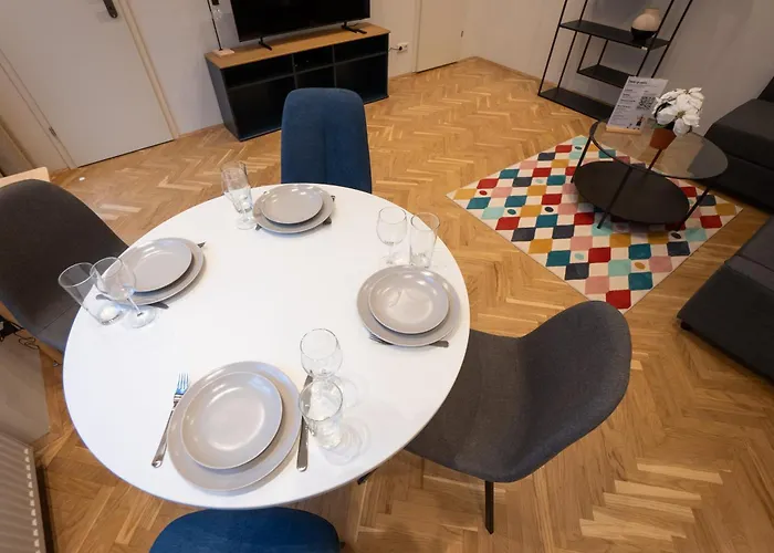 Modern And Lovely Next To Subway Station Apartment Wien